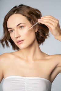 The Power of Glowing Skin: Why Pakistan Loves Vitamin C Serum