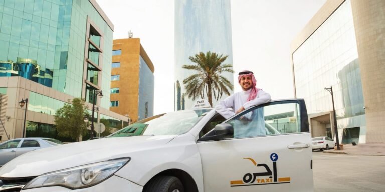 How Does Saudi Umrah Taxi Booking Help Pilgrims Travel Smart?