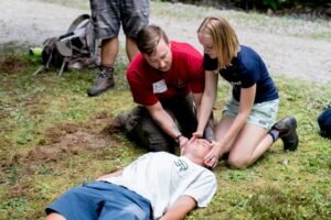 Why Every Security Guard Should Take an Emergency First Aid Course Near Me