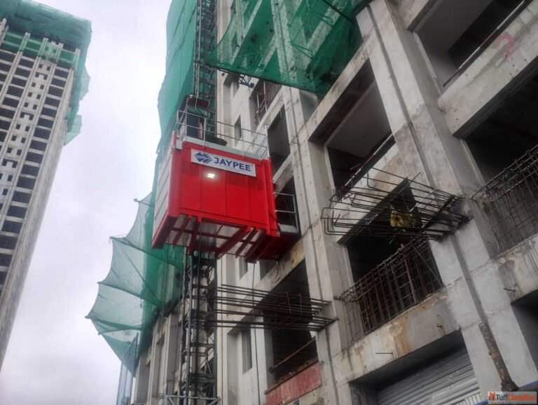 Passenger Hoists: The Backbone of Safe High-Rise Construction