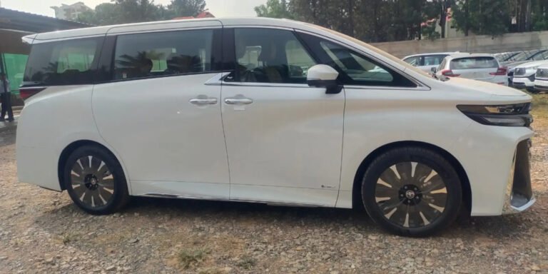Toyota Vellfire Car Rental Jaipur – Experience Ultra Luxury Travel in the Pink City