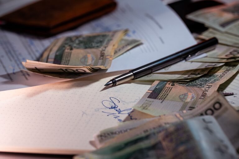 How Bulk SMS for Finance & Insurance Services Improves Customer Engagement