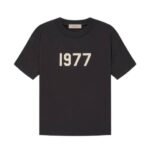 How to Choose the Best Essentials T-Shirt for Everyday Style