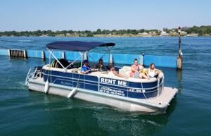 Why Luxury Family Pontoon Boats Are Perfect For Every Family Getaway?