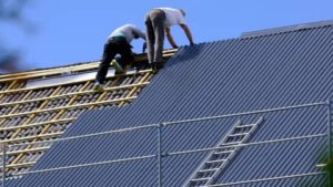 When Should You Choose Residential Roof Replacement Services in Texas?