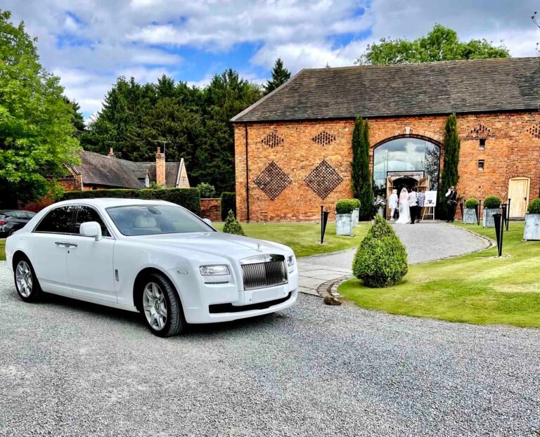 Luxury Wedding Cars Birmingham: Add Elegance and Comfort to Your Special Day