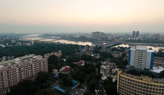 Vadodara to Ahmedabad Cab Service | Book One Way or Round Trip Taxi
