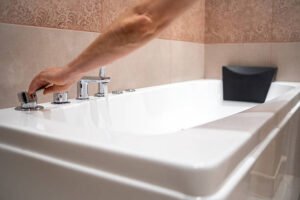 Are Walk-In Tubs in Sacramento, CA Right for Your Home?