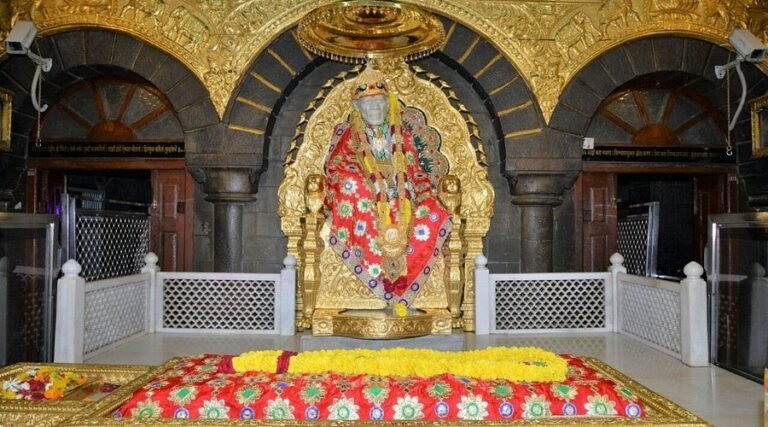 Mumbai to Shirdi Taxi Booking | Check Fare & Book Taxi Online