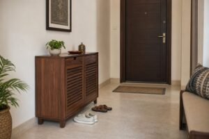Closed Shoe Rack Buying Guide: Size, Material, and Storage Features
