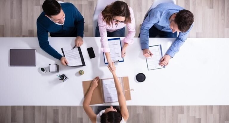 Discover the Benefits of Working with a Placement Consultant in Delhi