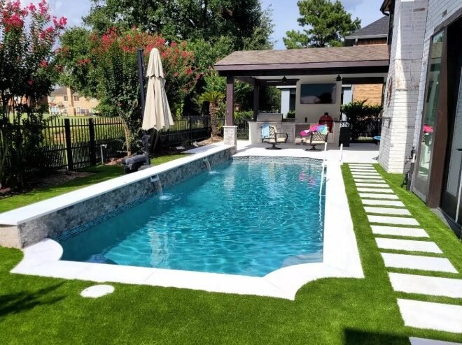 CK Pools for Professional Pool Cleaning in Dallas
