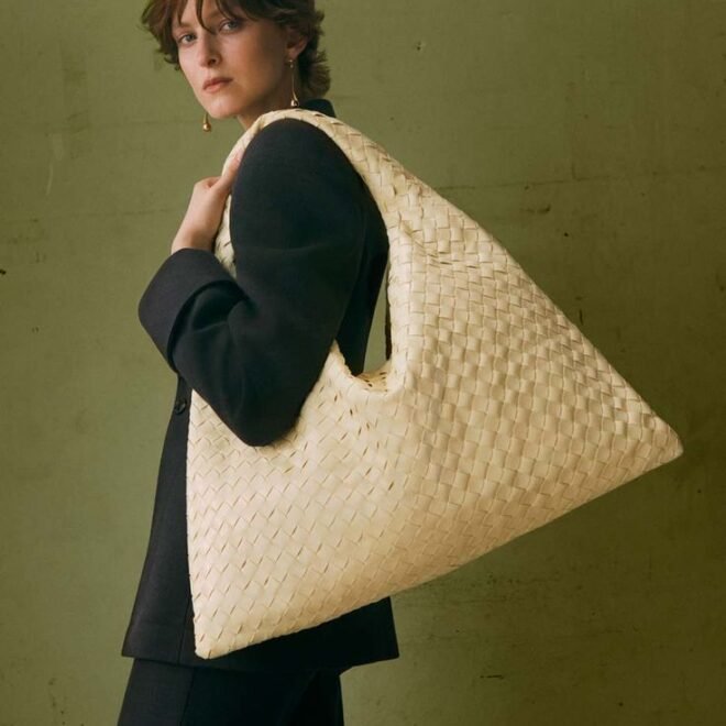 Bottega Veneta Card Holders: Styles and Buying Tips